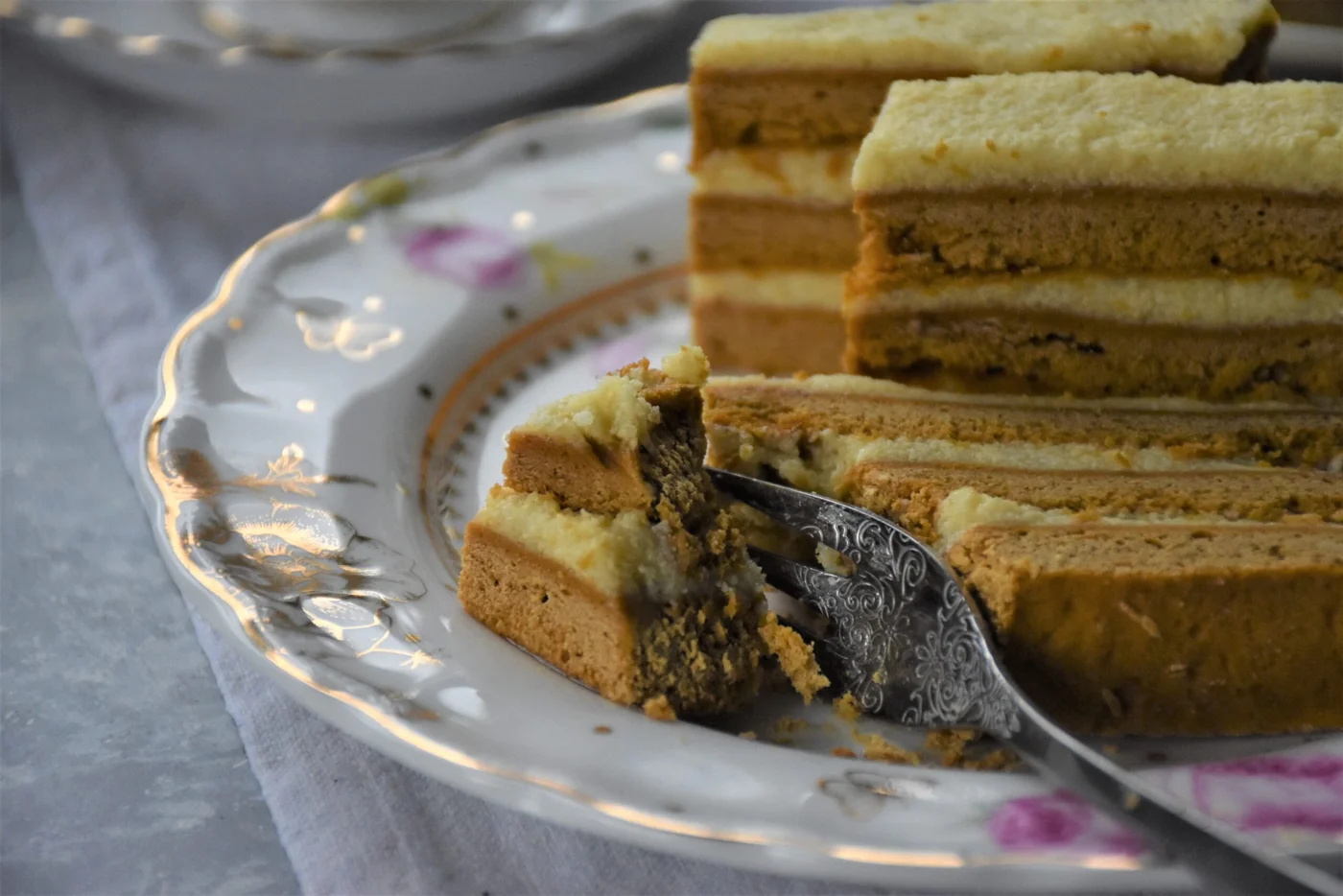 honey cake / serbian medena pita