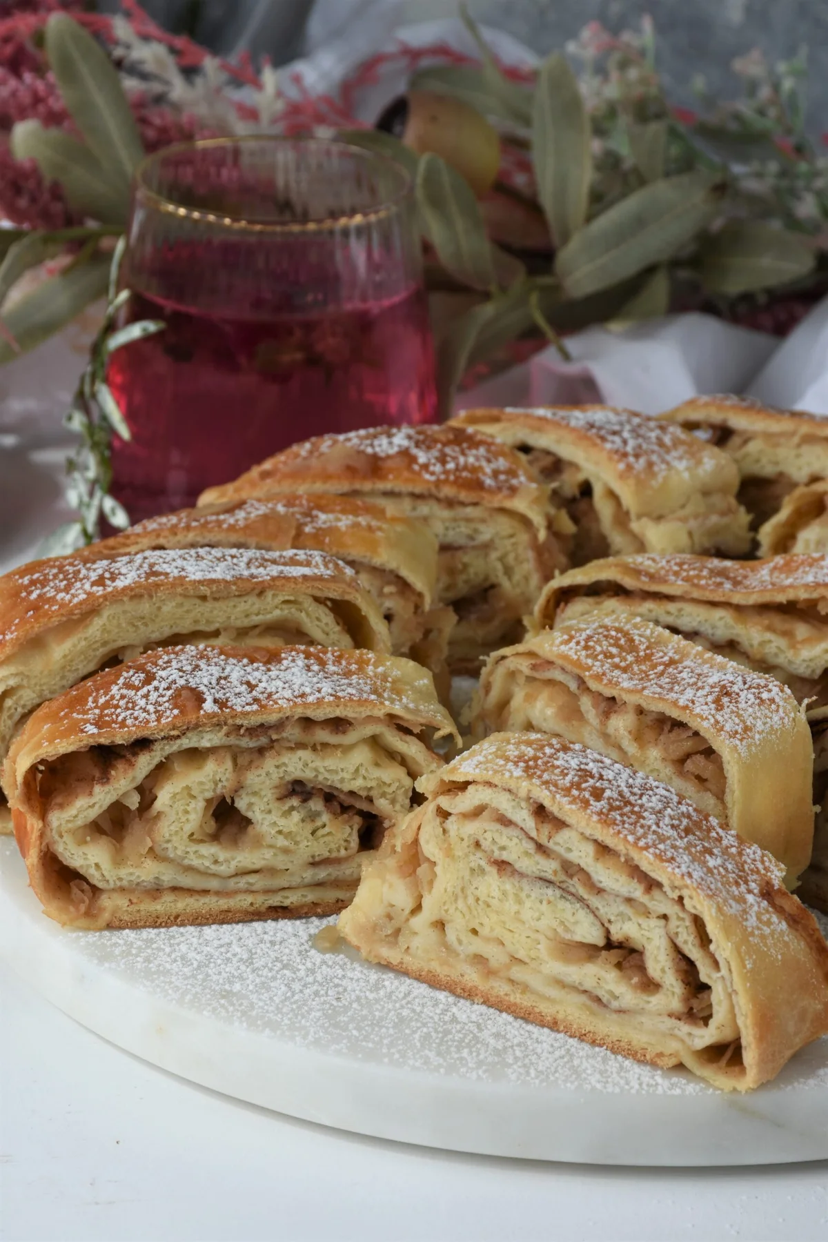 Mums Štrudla sa Jabukama / Apple Strudel