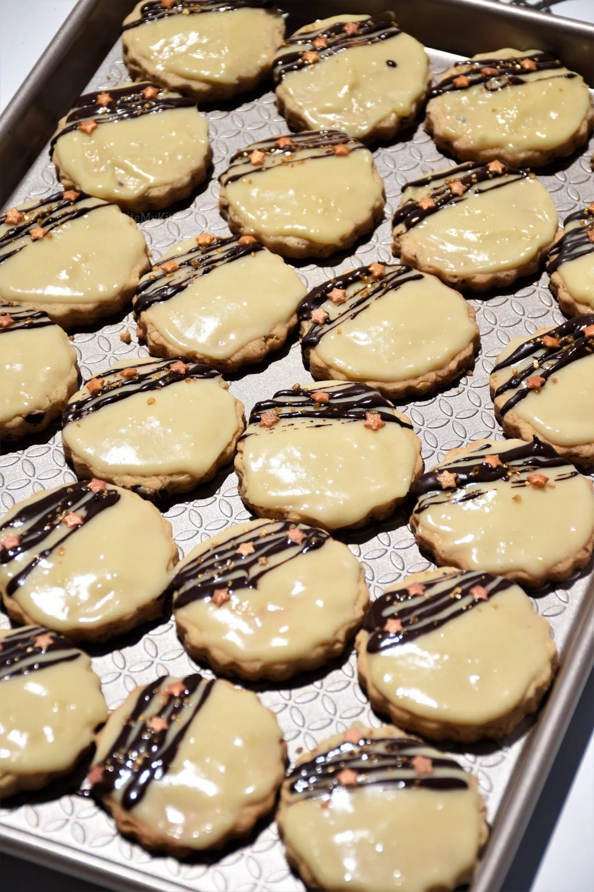 Hazelnut Cookies with White Chocolate