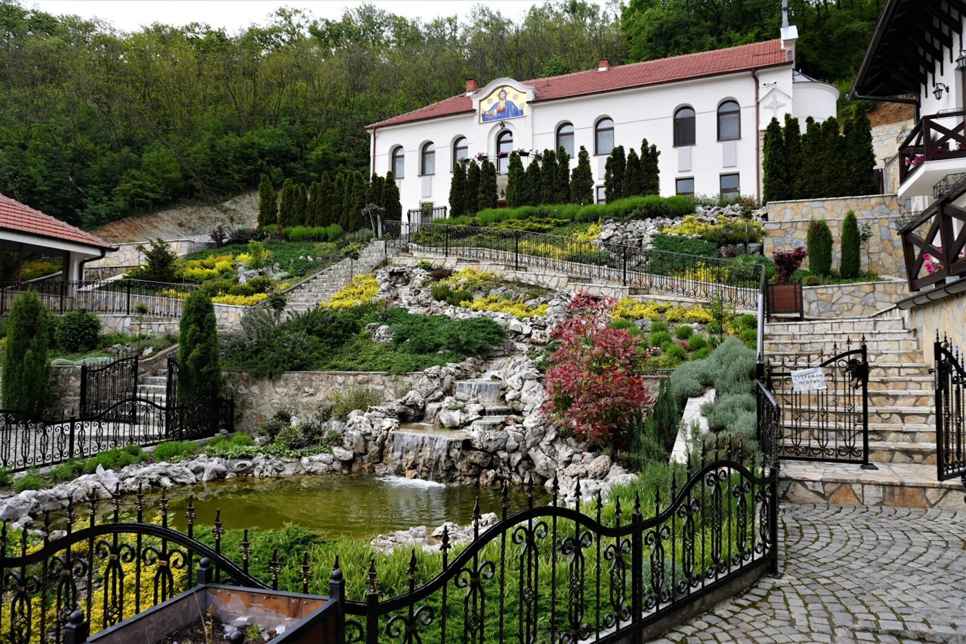 Manastir Tumane gardens