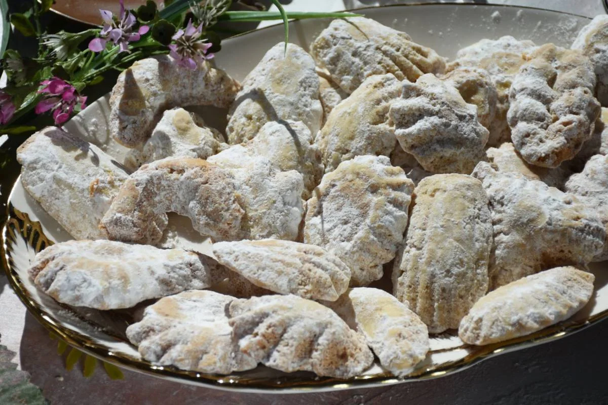 Traditional Serbian Šape (Walnut Paw Cookies)