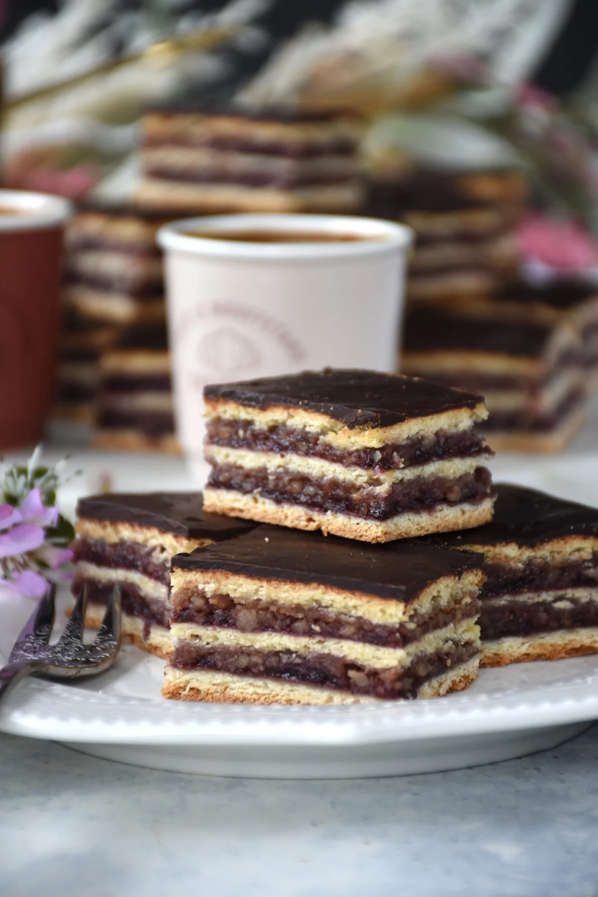 Žarbo kocke / Walnut & Jam Squares