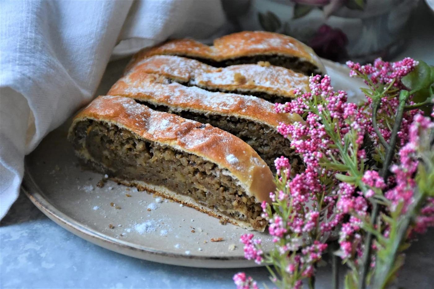 Strudel with walnuts