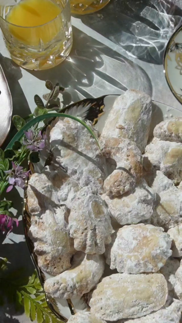 Serbian Sape / Walnut Paws These traditional buttery cookies are deffinetly a taste of my childhood. What would a Serbian cookie be without some ground walnuts? It would not be in 
