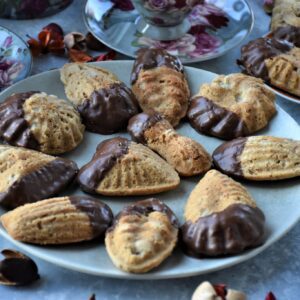 Walnut Shortbread Cookies (7 cookies)